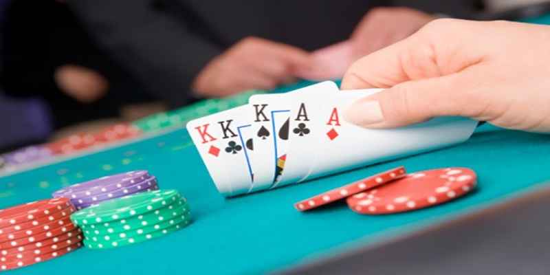 Chơi bài online 12BET